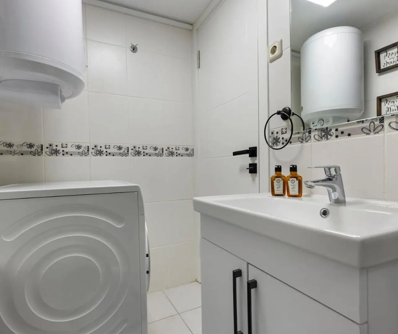 Modern Prime Location 2Bd1Bath Cozy Home! #213 Стамбул 0*,